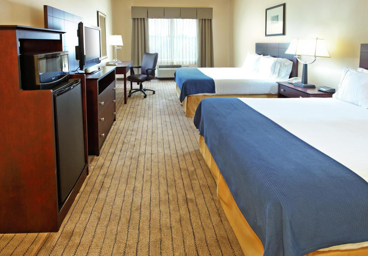Holiday Inn Express Hotel & Suites Marshall By Ihg Exterior foto